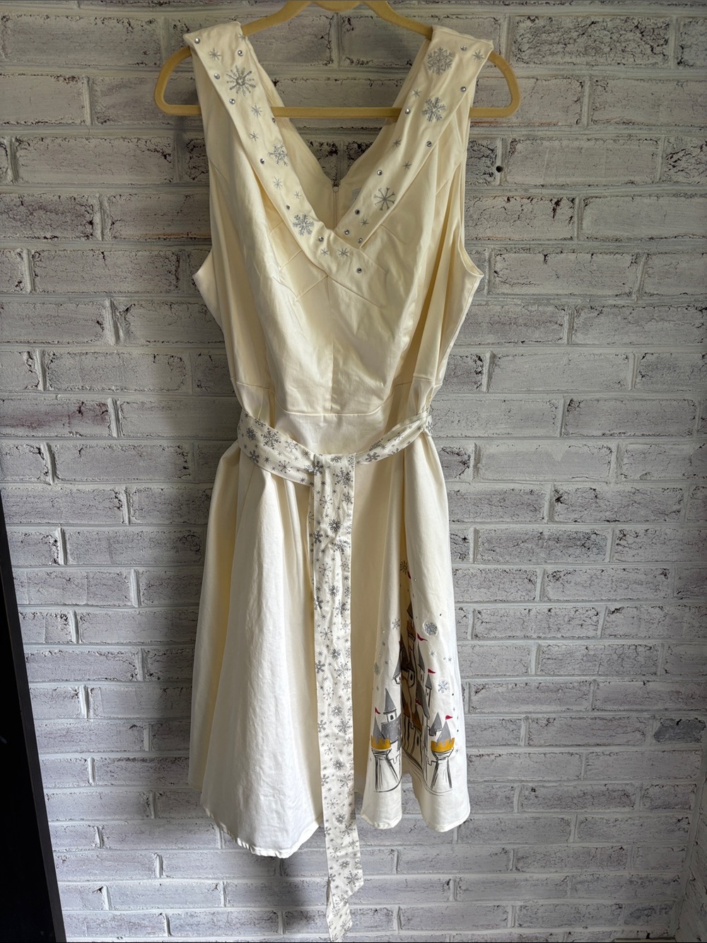 Disney The Dress Shop Cream Holiday White Castle Christmas Dress Size 1X